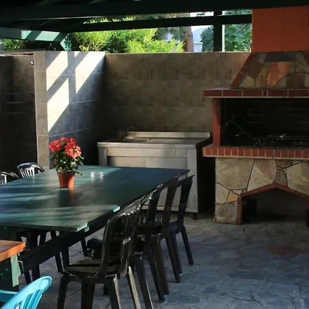 Country house Olive Garden Nea Iraklitsa